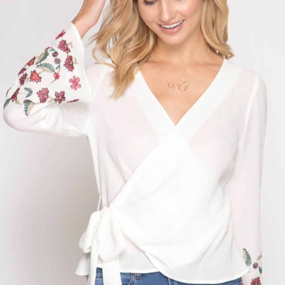 NWT She & Sky Long Bell Floral Sleeve Wrap Top Med - Picture 1 of 1